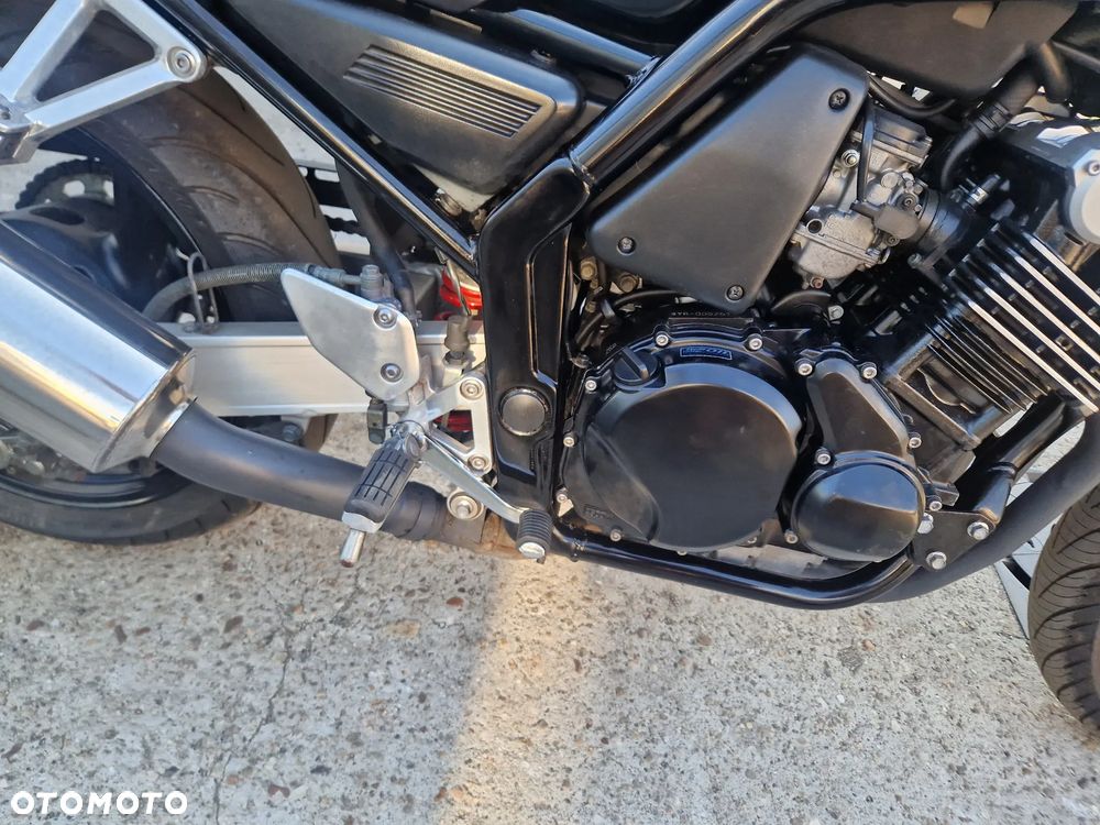 Yamaha FZ - 19