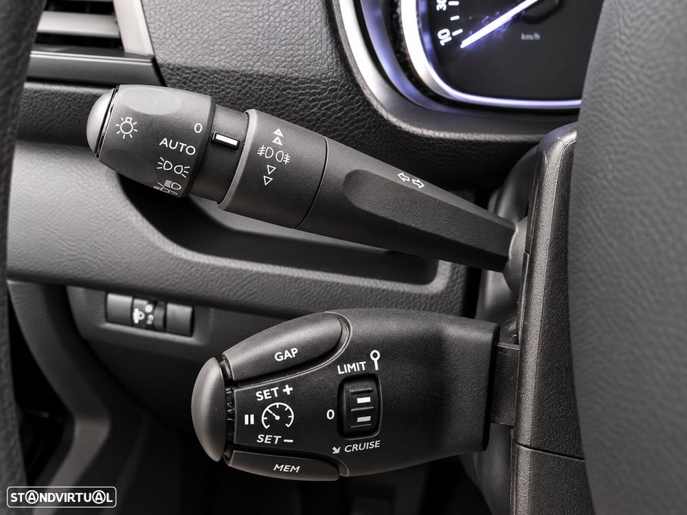 Peugeot 2008 Hybrid 136 e-DSC Style - 8