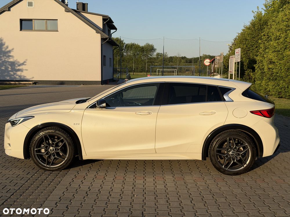 Infiniti Q30 2.2d Sport AWD 7DCT - 2