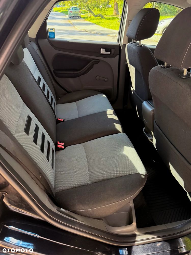 Ford Focus - 10