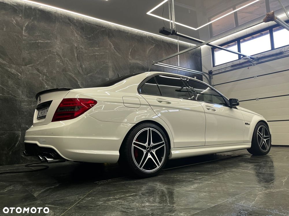 Mercedes-Benz Klasa C 63 AMG 7G-TRONIC SPORT EDITION - 15