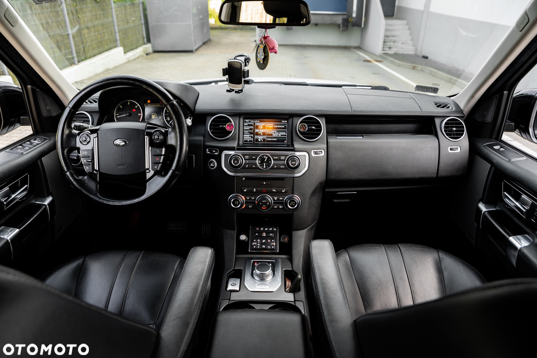 Land Rover Discovery SD V6 HSE - 27
