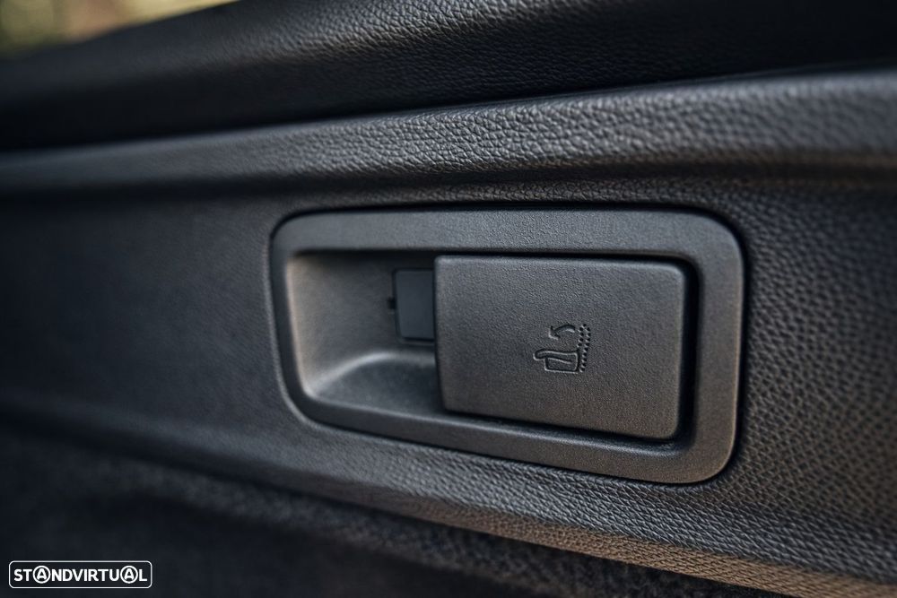 Peugeot 308 SW 1.6 e-HDi Allure J17 - 30