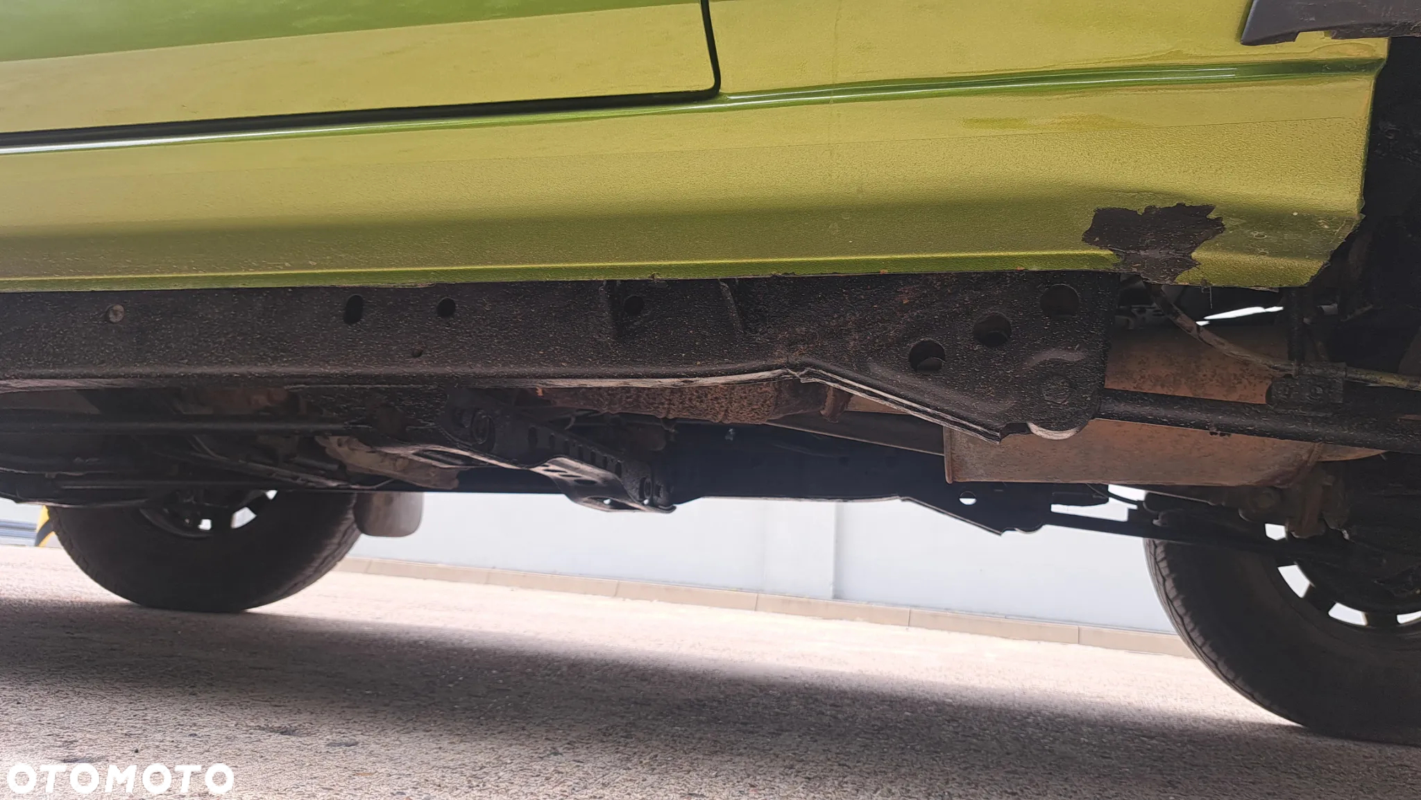 Nissan Terrano II 2.4 SR - 9