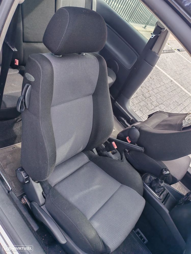 VW Golf 1.4i Confortline - 21