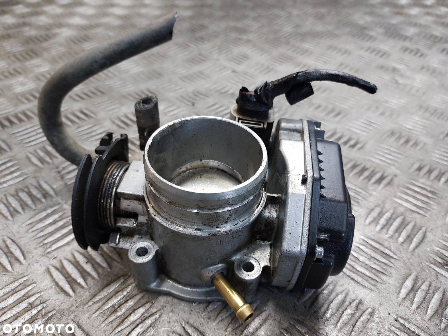 PRZEPUSTNICA AUDI A3 8L 1.6 8V ENGITECH 310009 - 1