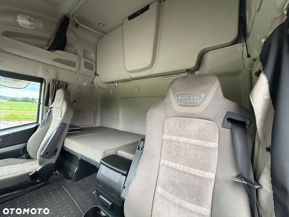 Iveco STRALIS 420 / HI-WAY / KONTENER / WINDA / 7.95 DŁ / AUTOMAT / 470 TYŚ KM / 2017 ROK / 8 350 KG ŁADOWNOŚCI - 25