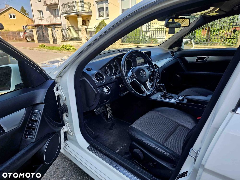 Mercedes-Benz Klasa C 180 T 7G-TRONIC AMG Line - 10