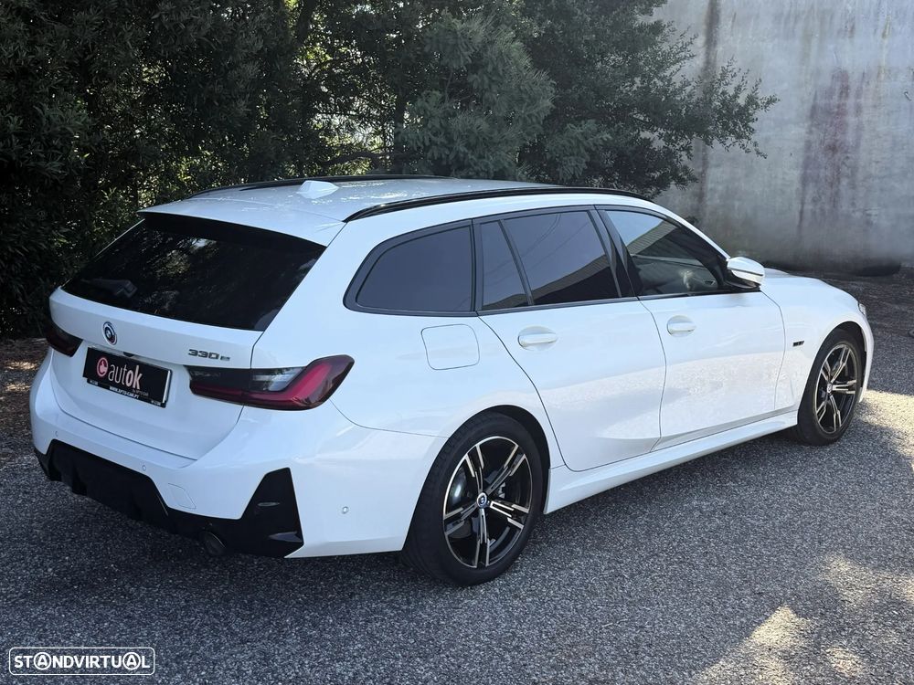 BMW 330 e Pack 50 anos M Auto - 12