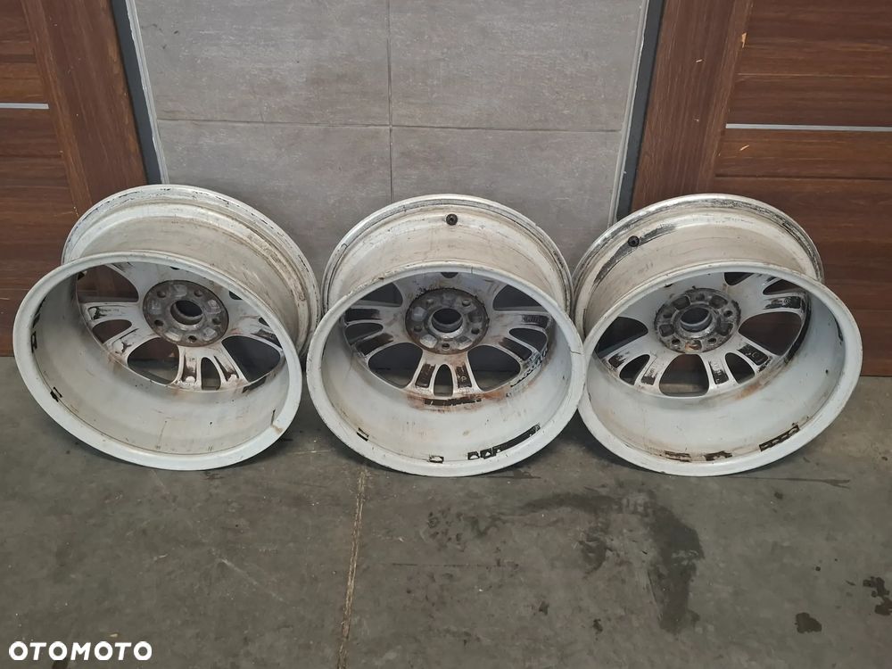 Felgi aluminiowe 17 cali Skoda  Superb 2014 nr 3T0601025D - 8