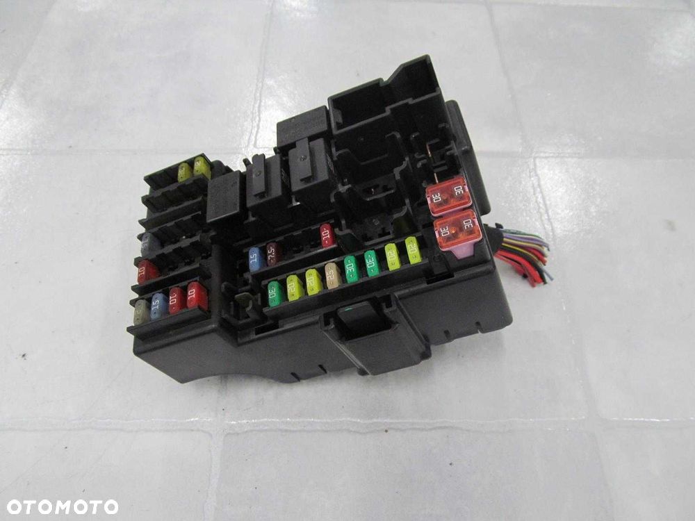 OPEL ADAM CORSA E 13- SKRZYNKA BEZPIECZNIKOW 2B0Z4010F - 1