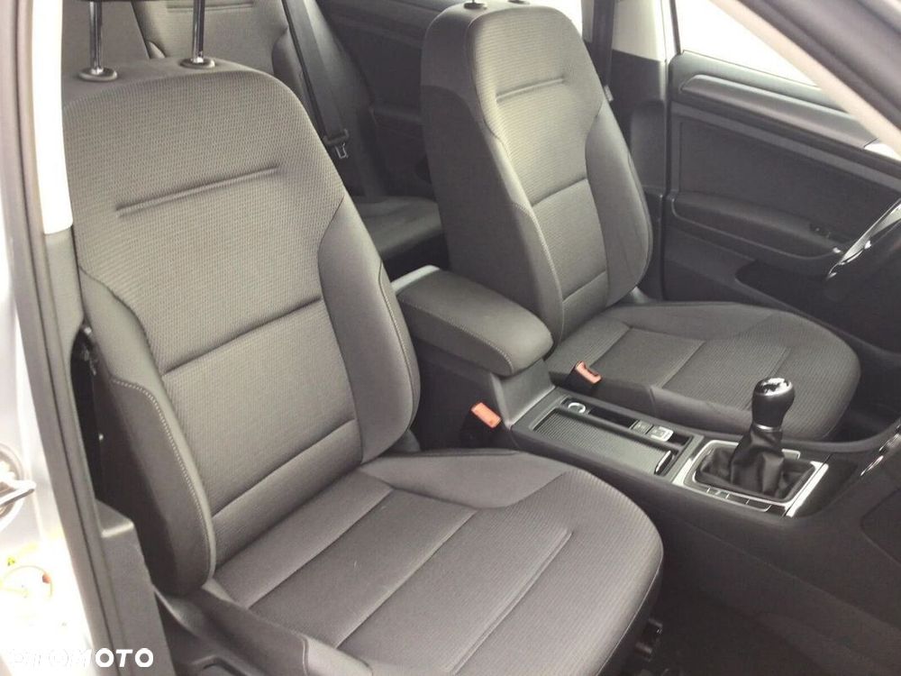 Volkswagen Golf Variant - 14