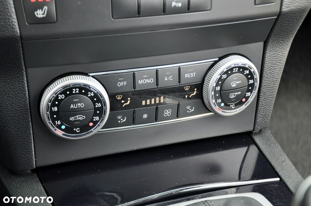 Mercedes-Benz GLK - 36