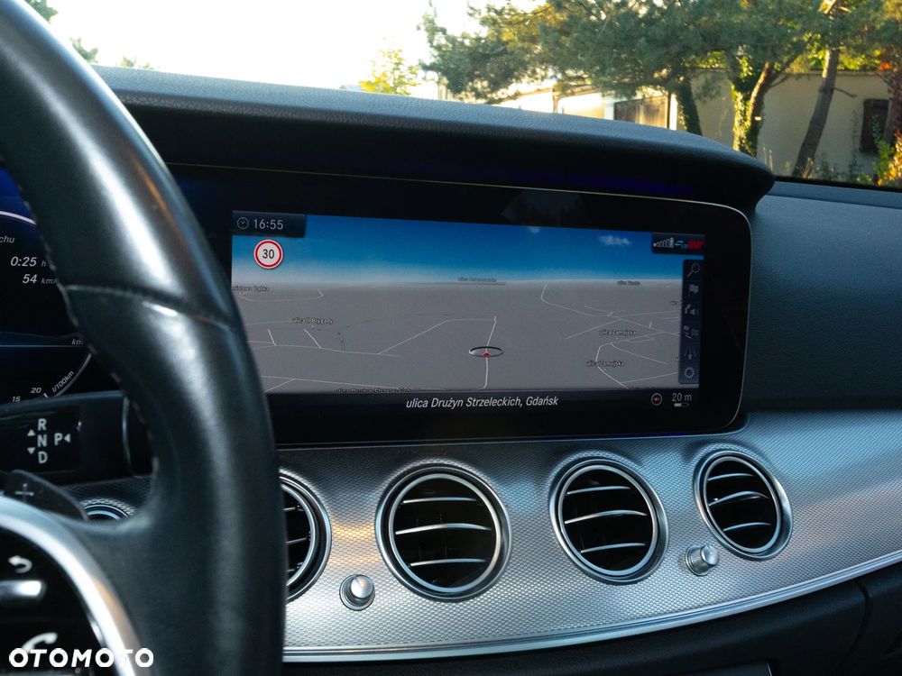 Mercedes-Benz Klasa E 220 d 4-Matic Business Edition 9G-TRONIC - 10