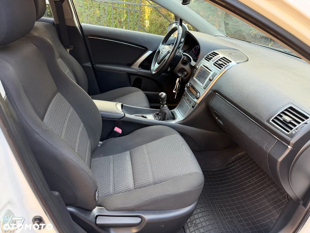 Toyota Avensis 2.0 D-4D Life - 16