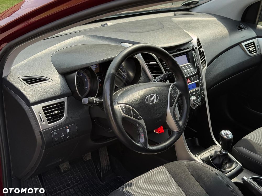 Hyundai i30 blue 1.6 CRDi Style - 14