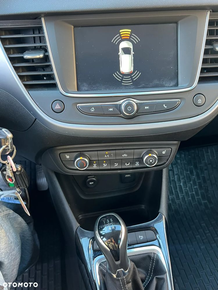 Opel Crossland X - 17