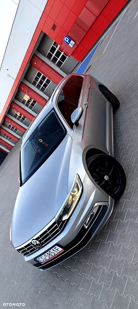Volkswagen Passat Variant 2.0 TDI SCR Highline - 3