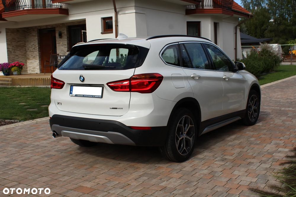 BMW X1 sDrive18i xLine - 6