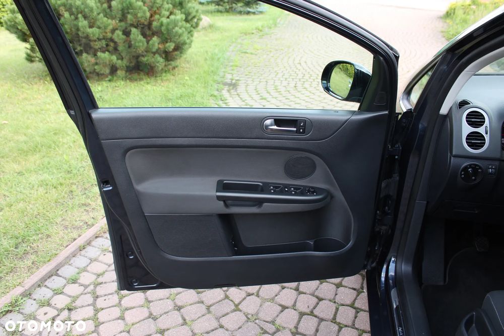 Volkswagen Golf 2.0 TDI DPF MATCH - 11