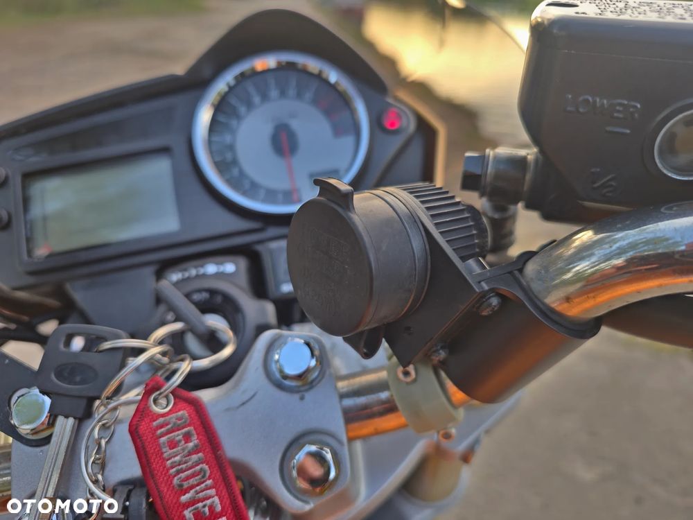 Honda CB - 12