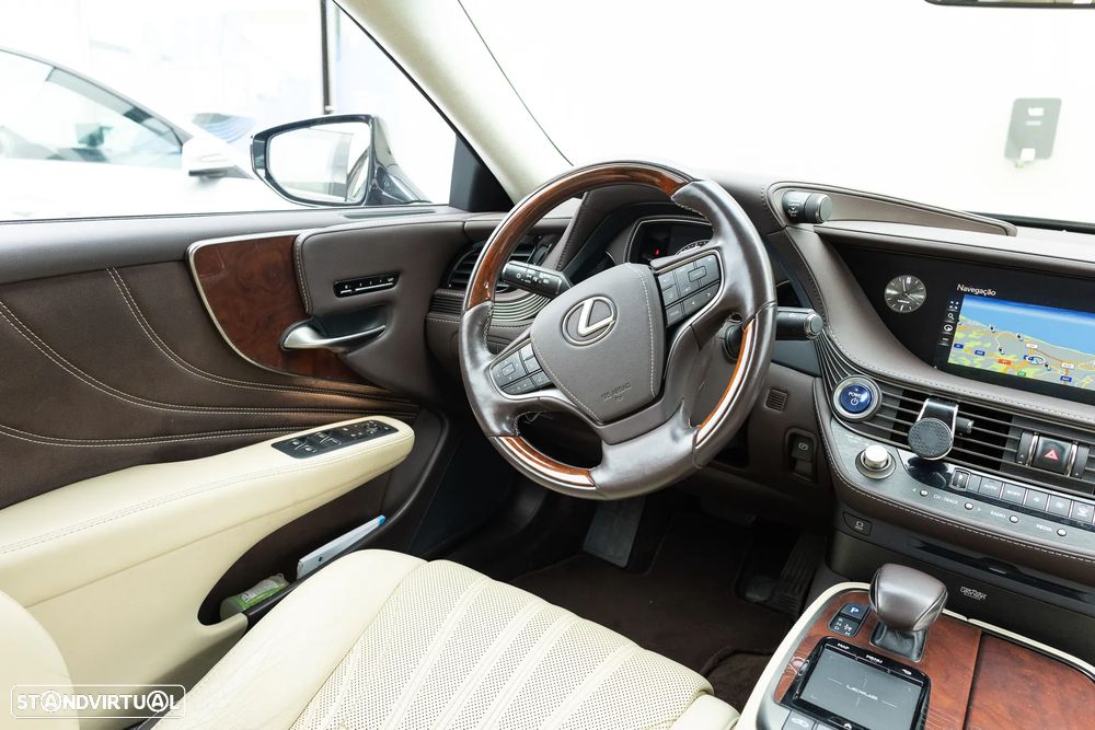 Lexus LS 500h Luxury Madeira Artesanal - 23