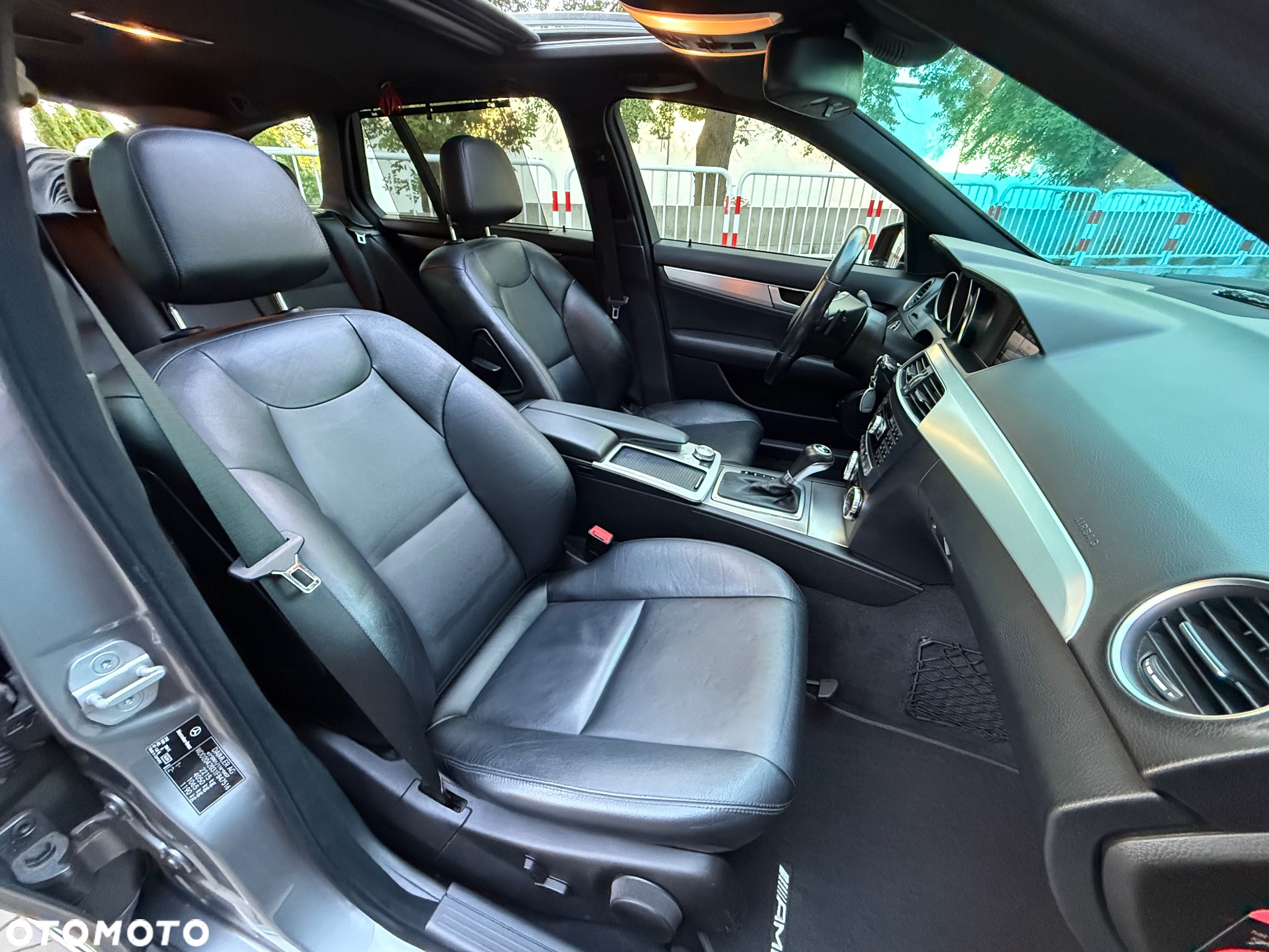 Mercedes-Benz Klasa C 250 (BlueTEC) d T 7G-TRONIC AMG Line - 31