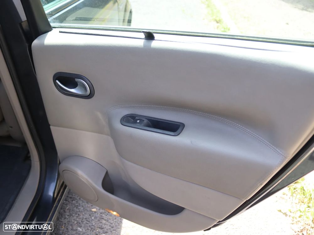 Renault Scénic 1.5 dCi Confort - 17