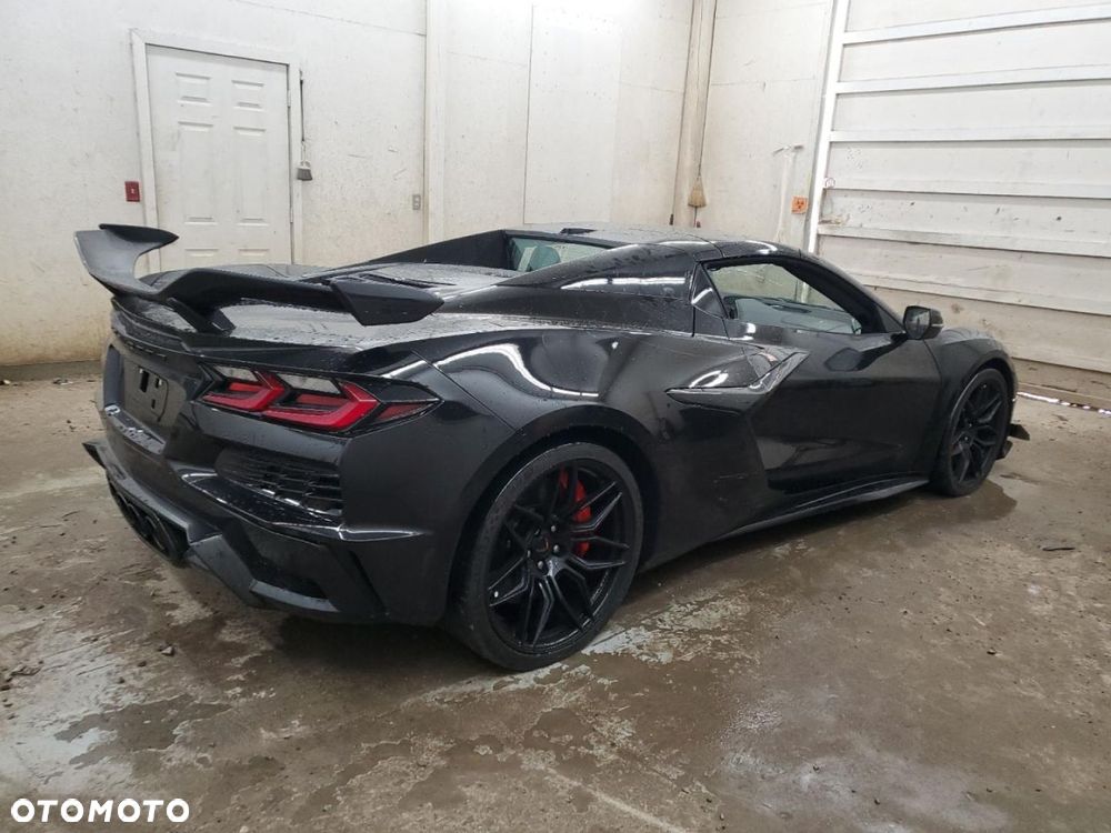 Chevrolet Corvette - 4