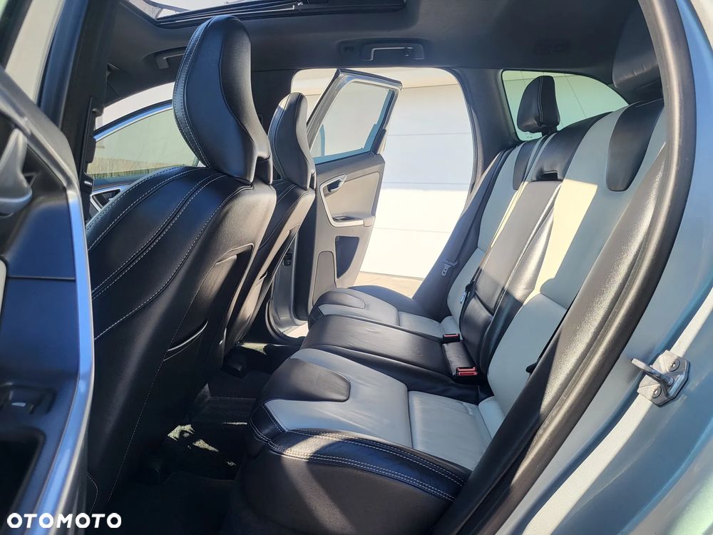 Volvo XC 60 D4 Drive-E Momentum - 27