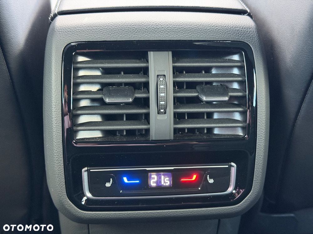 Volkswagen Arteon 2.0 TDI SCR 4Motion DSG R-Line - 24