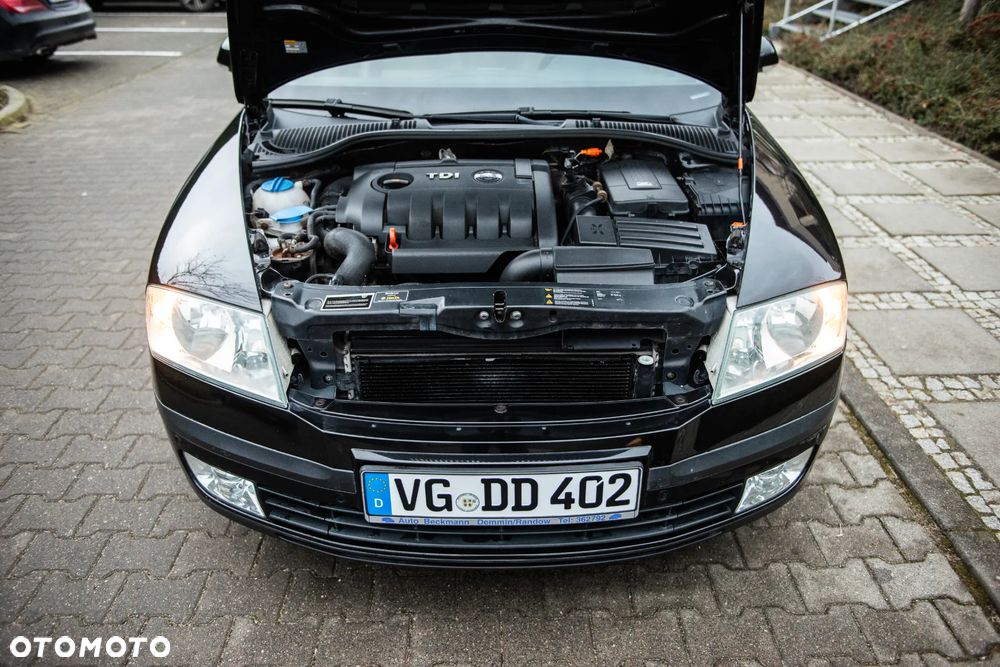 Skoda Octavia 1.9 TDI DSG Elegance - 35