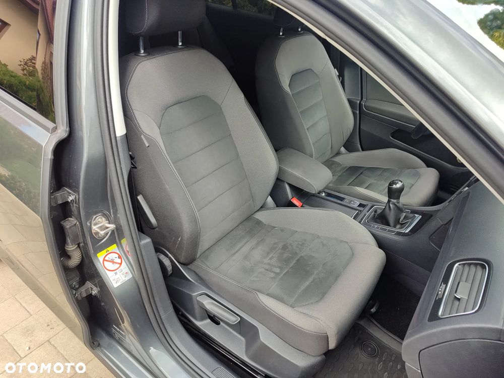 Volkswagen Golf 1.5 TSI ACT OPF Highline - 20