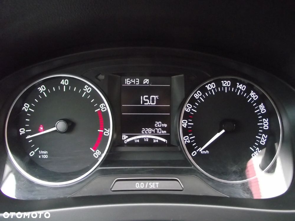 Skoda RAPID 1.2 TSI Ambition - 22