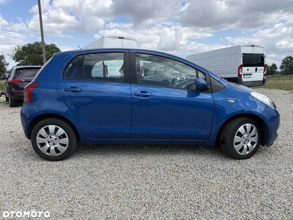 Toyota Yaris 1.3 VVT-i Multi Mode Sol - 3
