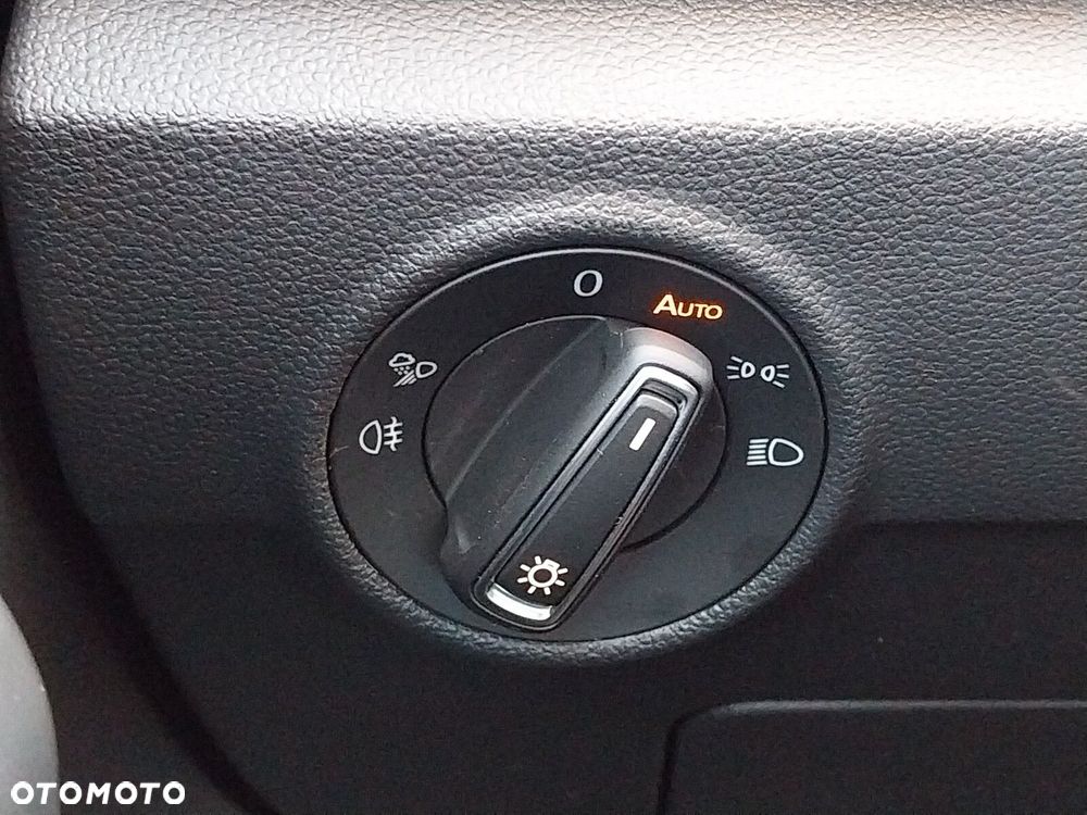 Volkswagen T-Roc - 19