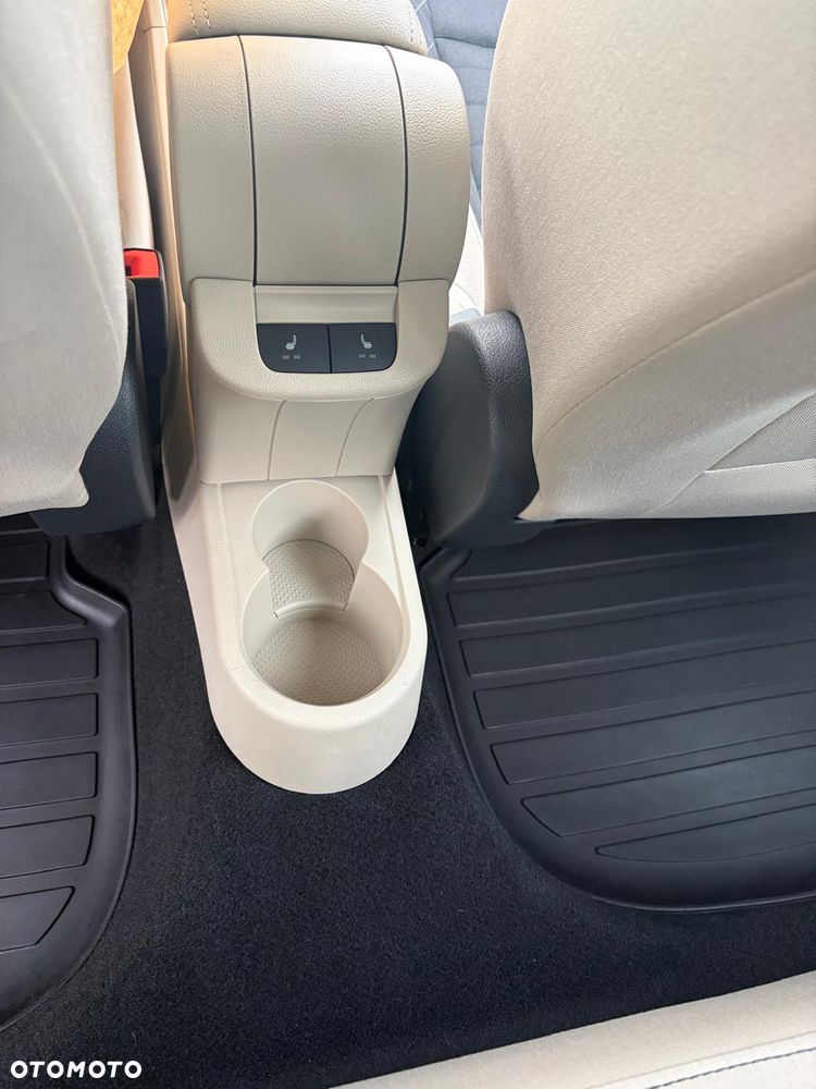 Skoda RAPID 1.0 TSI Style DSG - 21