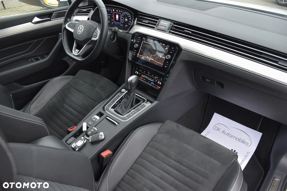 Volkswagen Passat 2.0 TDI SCR DSG 4Motion Elegance - 24
