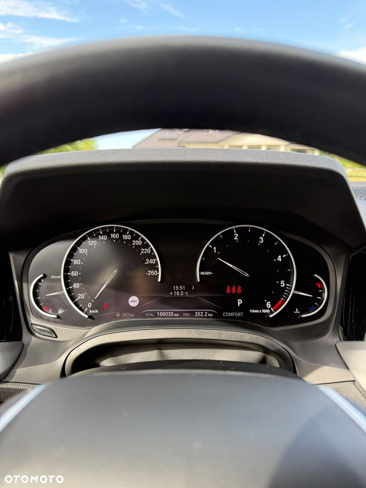 BMW Seria 3 318d Edition M Sport Shadow - 11