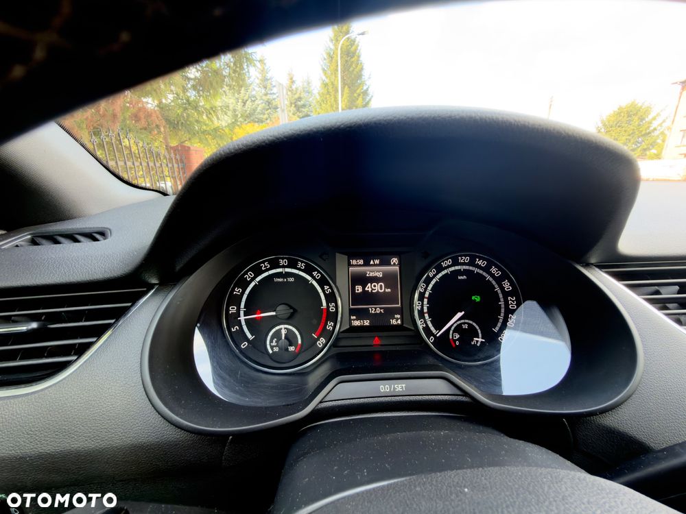 Skoda Octavia 2.0 TDI DSG RS - 30