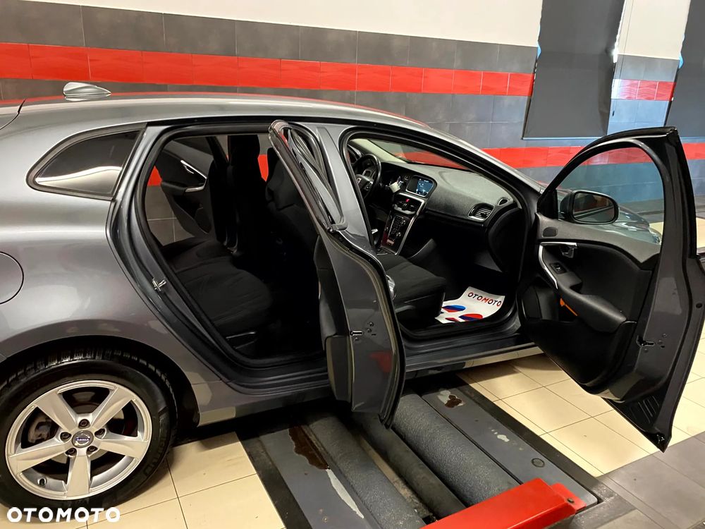 Volvo V40 D3 Summum - 19
