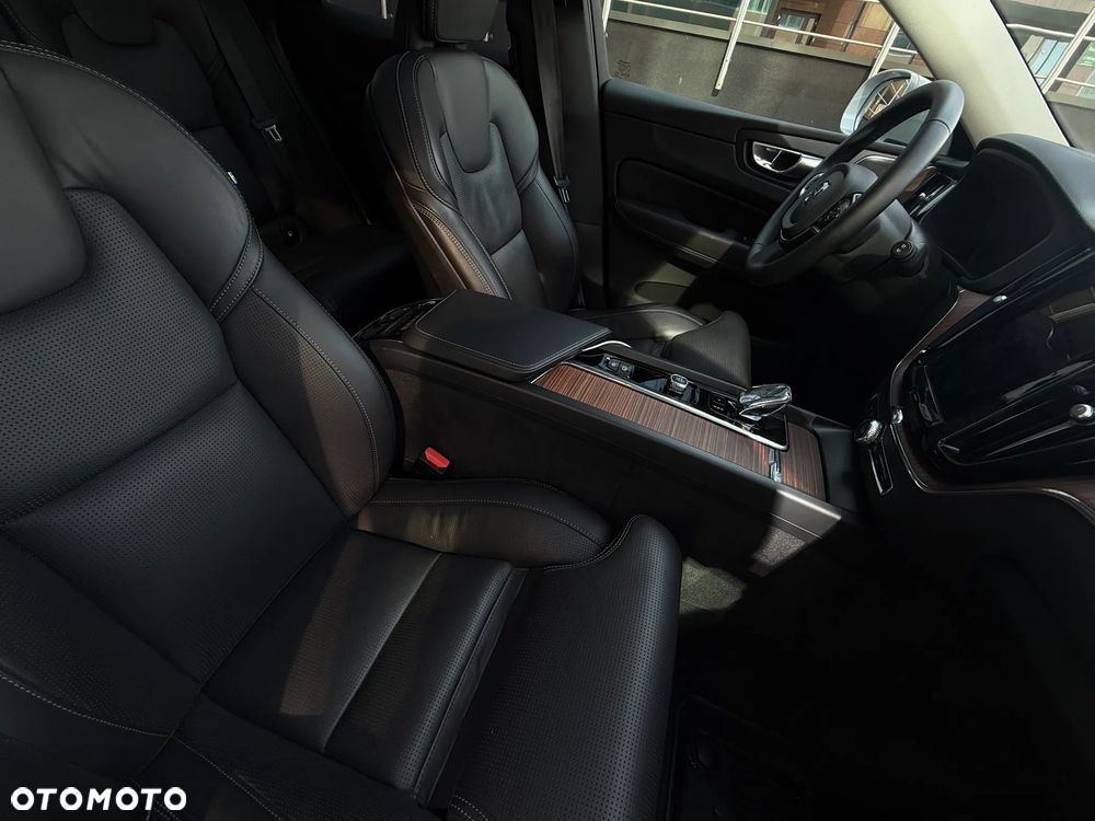 Volvo XC 60 B5 B AWD Ultimate Bright - 16