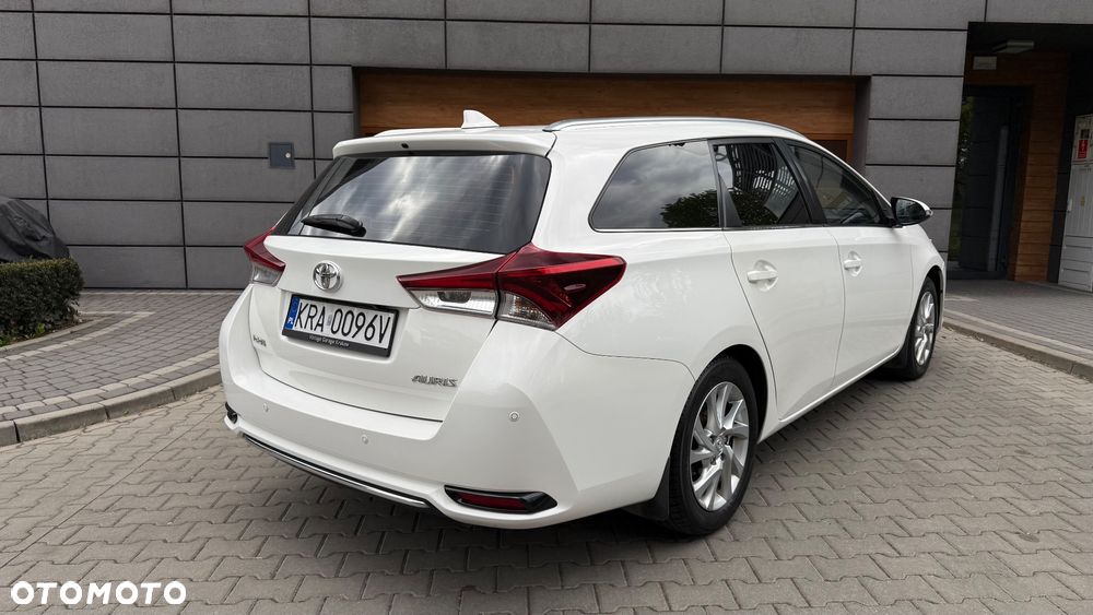 Toyota Auris - 4