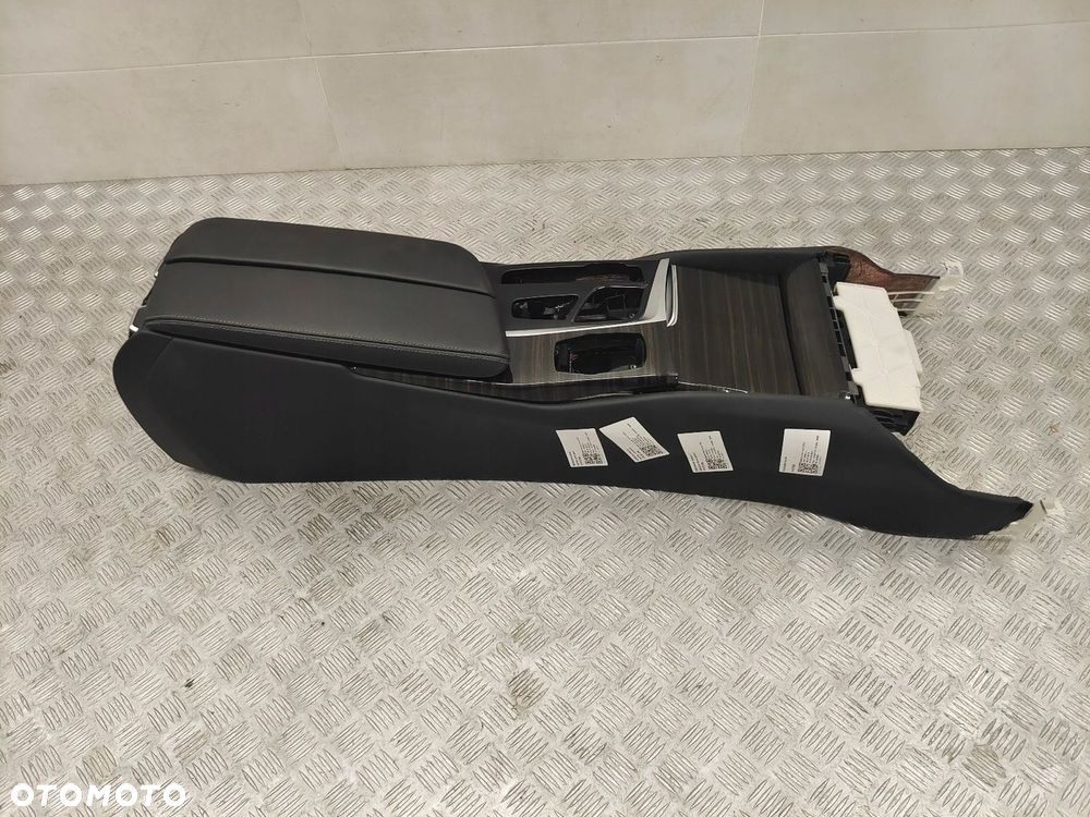 BMW G32 TUNEL PODŁOKIETNIK - 7