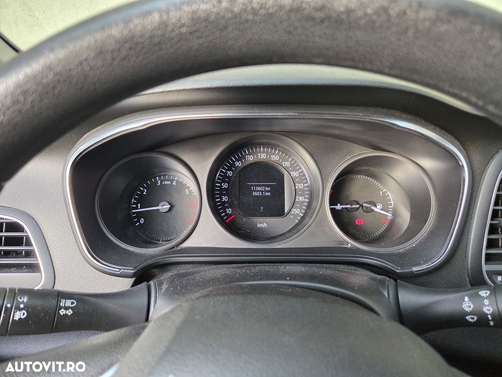 Renault Megane TCe Business - 7