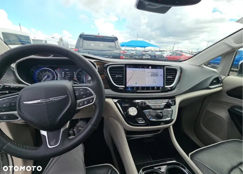 Chrysler Pacifica - 8