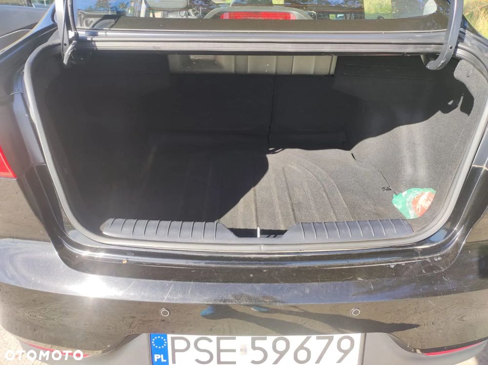 Kia Rio 1.4 L - 9