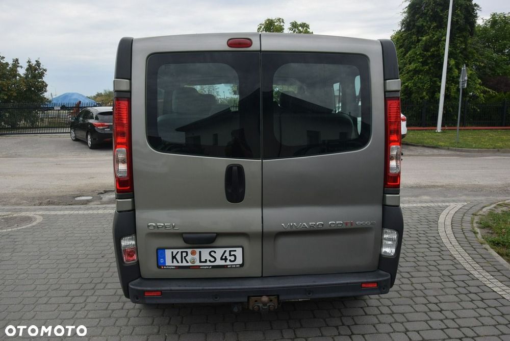 Opel Vivaro - 10