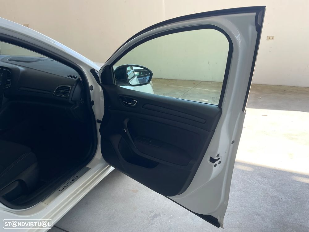 Renault Mégane ENERGY TCe 140 EDC LIMITED - 16