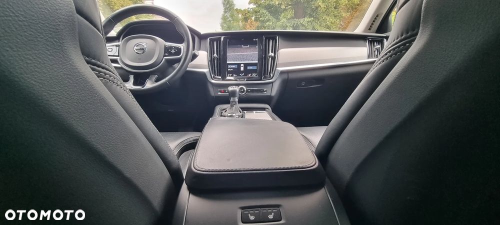 Volvo V90 Cross Country B5 D AWD Ultimate - 24